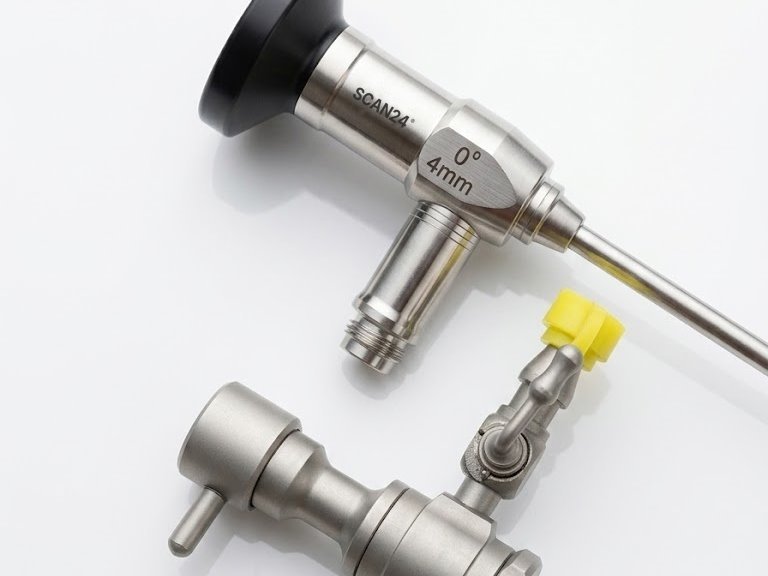 SCAN24 0 degree 4 mm rigid scope with its sheath